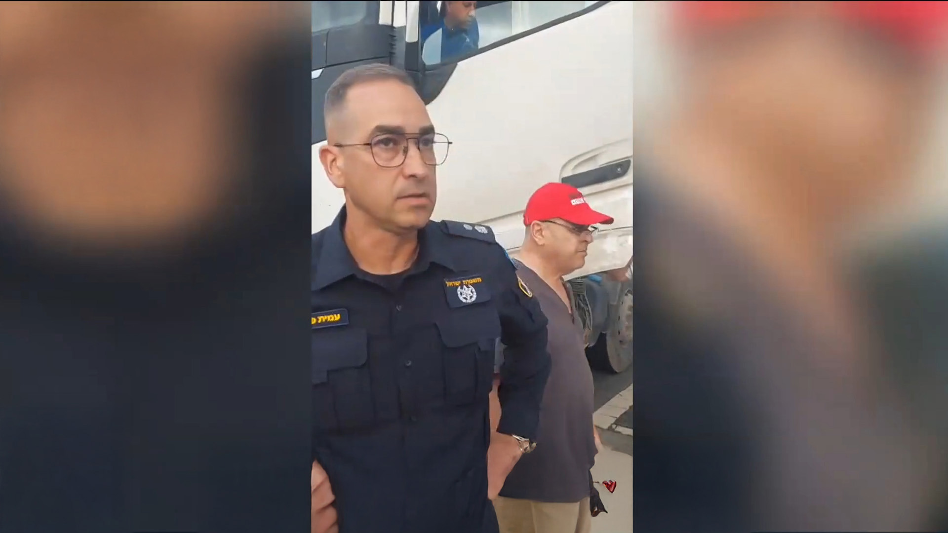 חנק מפגין והשליך את הטלפון לים - כתב אישום נגד מפקד תחנת חדרה