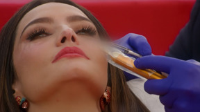 קראתם נכון: זה הטרנד החדש בטיפולי הפנים במסע להישאר צעירים לנצח