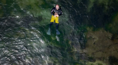 פלאי האוקיינוס עונה 2 | פרק 8 -  לוטרות ים ודג צפרדע