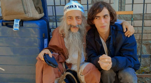 במאי קולנוע, שומר שבת, שעסק בזנות - לא כך דמיינתם את הנכד של עמוס עוז