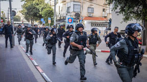 שוטרים במהומות בבני ברק