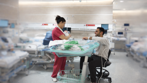 מיילדת תחת אש