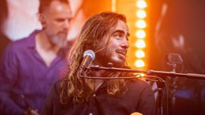 לירון אטיה בהופעה עם "הפיל הכחול", בקיץ האחרון