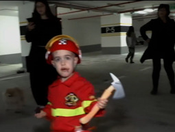 תחפושות בין האזעקות: חוגגים פורים במקלטים