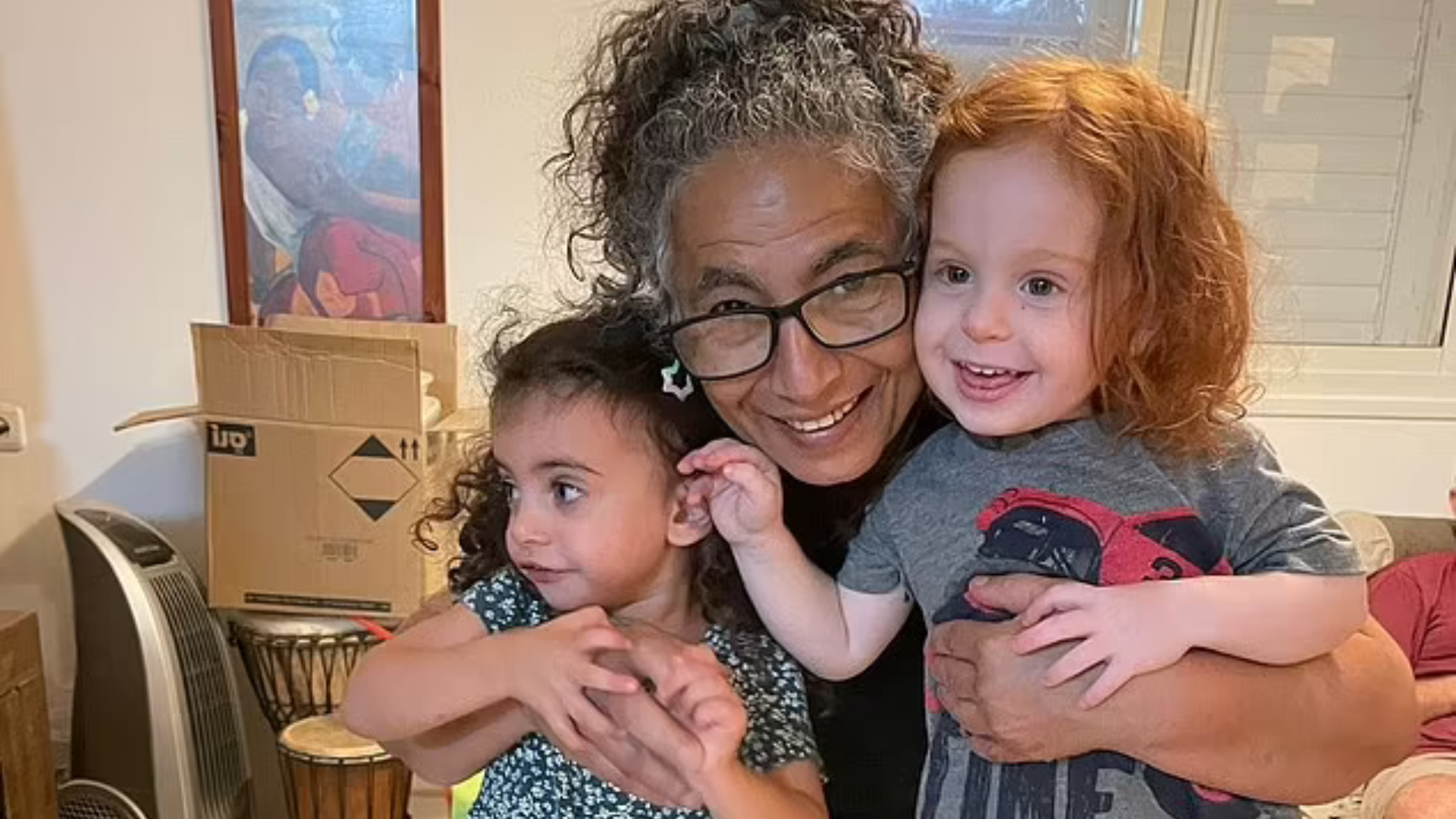 אריאל ביבס וסבתו פנינה