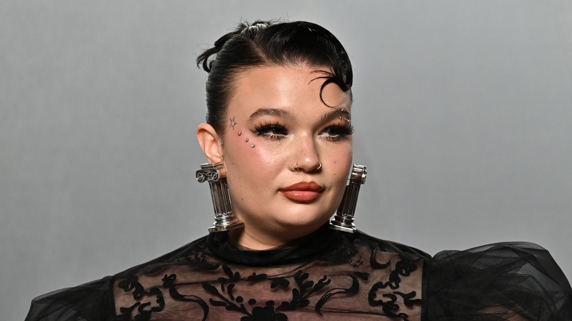 לולה יאנג באפטר פארטי של טקס פרסי האוסקר בלוס אנג'לס, החודש