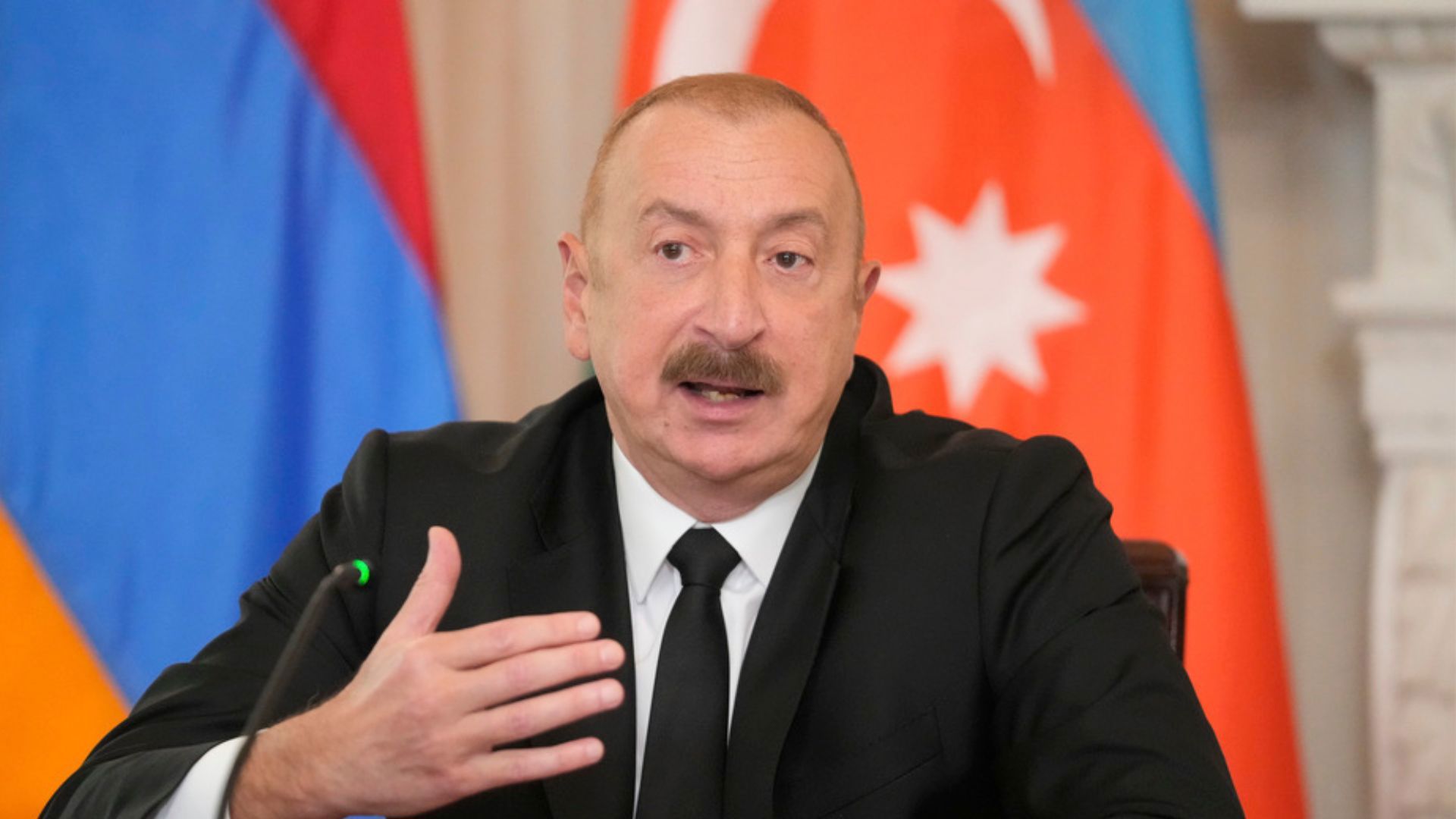 נשיא אזרבייג'ן, אילהם אלייב, בבית הלבן בוושינגטון, בחודש אוגוסט