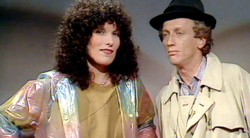 נורית גלרון מני מושונוב שרים השיר שהוא שר לי בגשם זהו זה. 1984