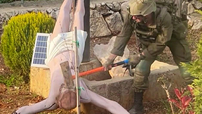 תיעוד שמופץ ברשתות החברתיות: חייל צה''ל משחית פסל של ישו בבדרום לבנון 