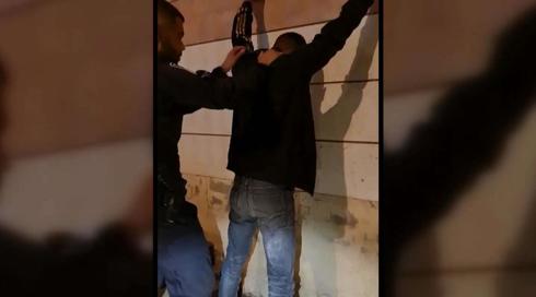 الخامسة في مكان 