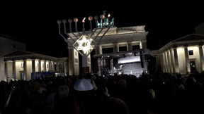 נר ראשון שיגרש את החושך: איך נראו חגיגות חנוכה בעולם בצל הפיגוע?