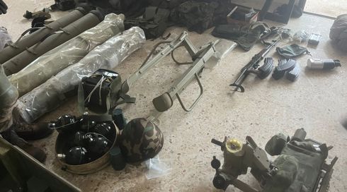 אמצעי לחימה שהיו ברשות לוחמי כוח רדואן של חיזבאללה (צילום: דובר צה"ל)
