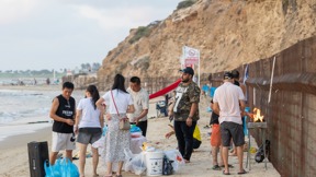 חוף בבת ים.דור פזואלו/פלאש 90 חוף בבת ים