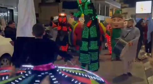 الخامسة في مكان مع محمد الشيخ خليل | 17.04.2023