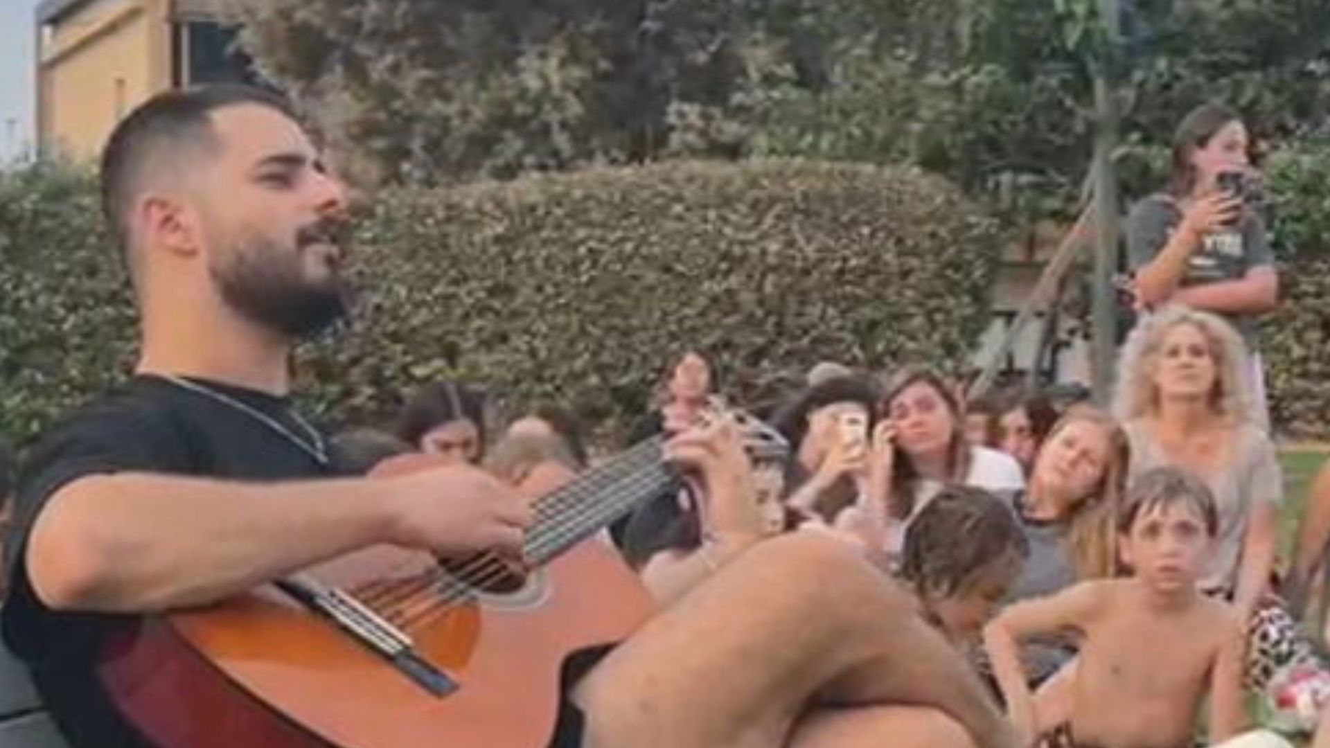 עדן חסון בקיבוץ שדות ים, השבוע