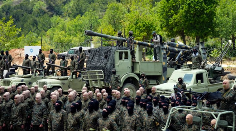 מחבלי חיזבאללה באימון