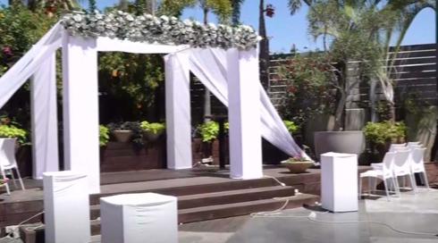 الخامسة ف مكان فتح المطاعم 