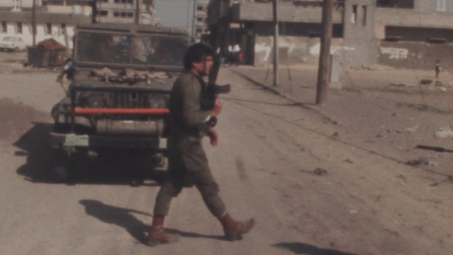 חייל מילואים בחאן יונס, 1990