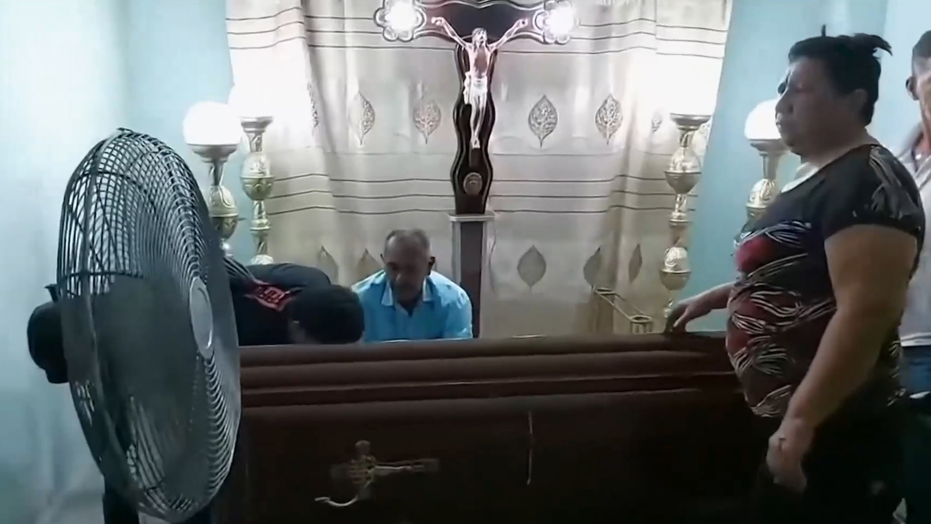 קמה קבורה בארון