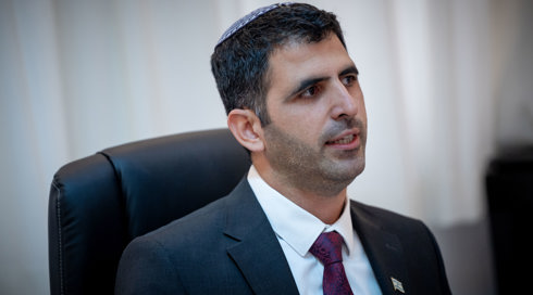 השר קרעי על השופט עמית: "נטל את הכתר לעצמו בכוח הזרוע"