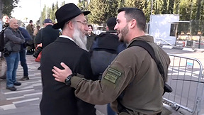 "אמא אחת נידונה לחיים של חרדה והשנייה לחיים טובים": תירוצי הממשלה לתמיכה בהשתמטות 