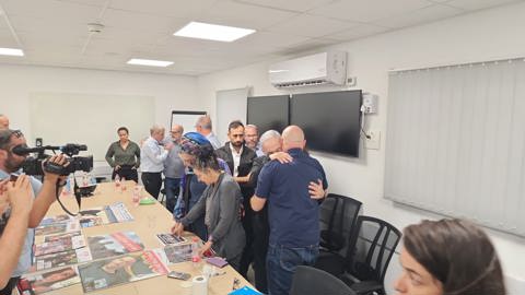 נתניהו בפגישה עם משפחות החטופים 15.10.23