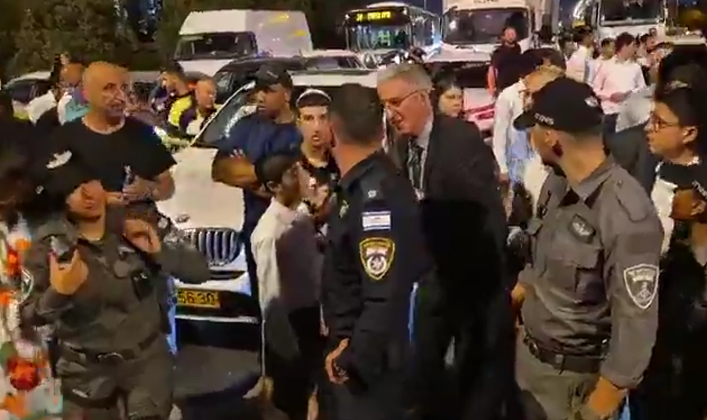 מפגינים חרדים חסמו את כביש 4 במחאה נגד מעצר עריקים