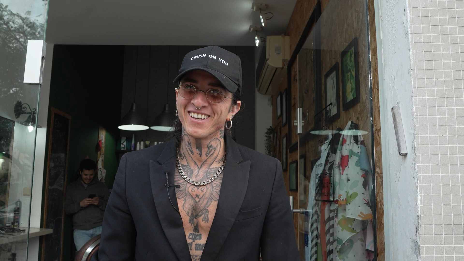 עדן עשתה ניתוח להסרת חזה ולוקחת טסטוסטרון, אבל היא אישה