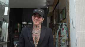 עדן עשתה ניתוח להסרת חזה ולוקחת טסטוסטרון, אבל היא אישה