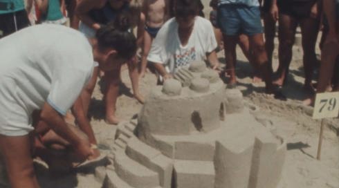 בונים ארמון בחול. 16.6.1986