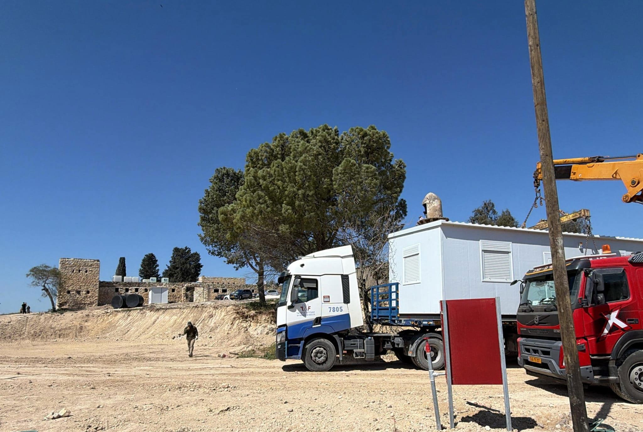 קרוואנים בהתנחלות שא-נור שבצפון יהודה ושומרון