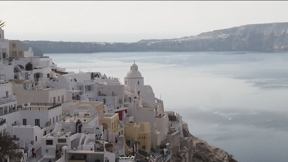הצרות של סנטוריני: עשרות רעידות אדמה - גם תוך כדי הריאיון