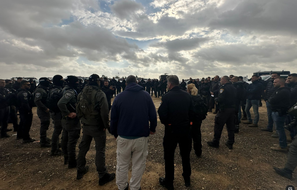 שוטרים ביישוב תראבין שבנגב