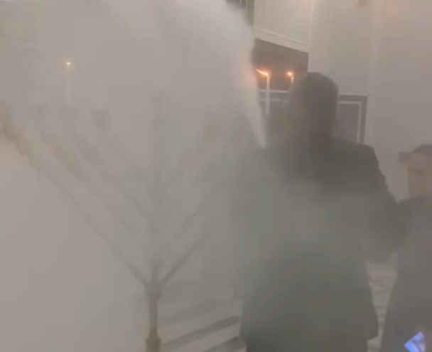 כיבוי החנוכיה בפרלמנט הפולני