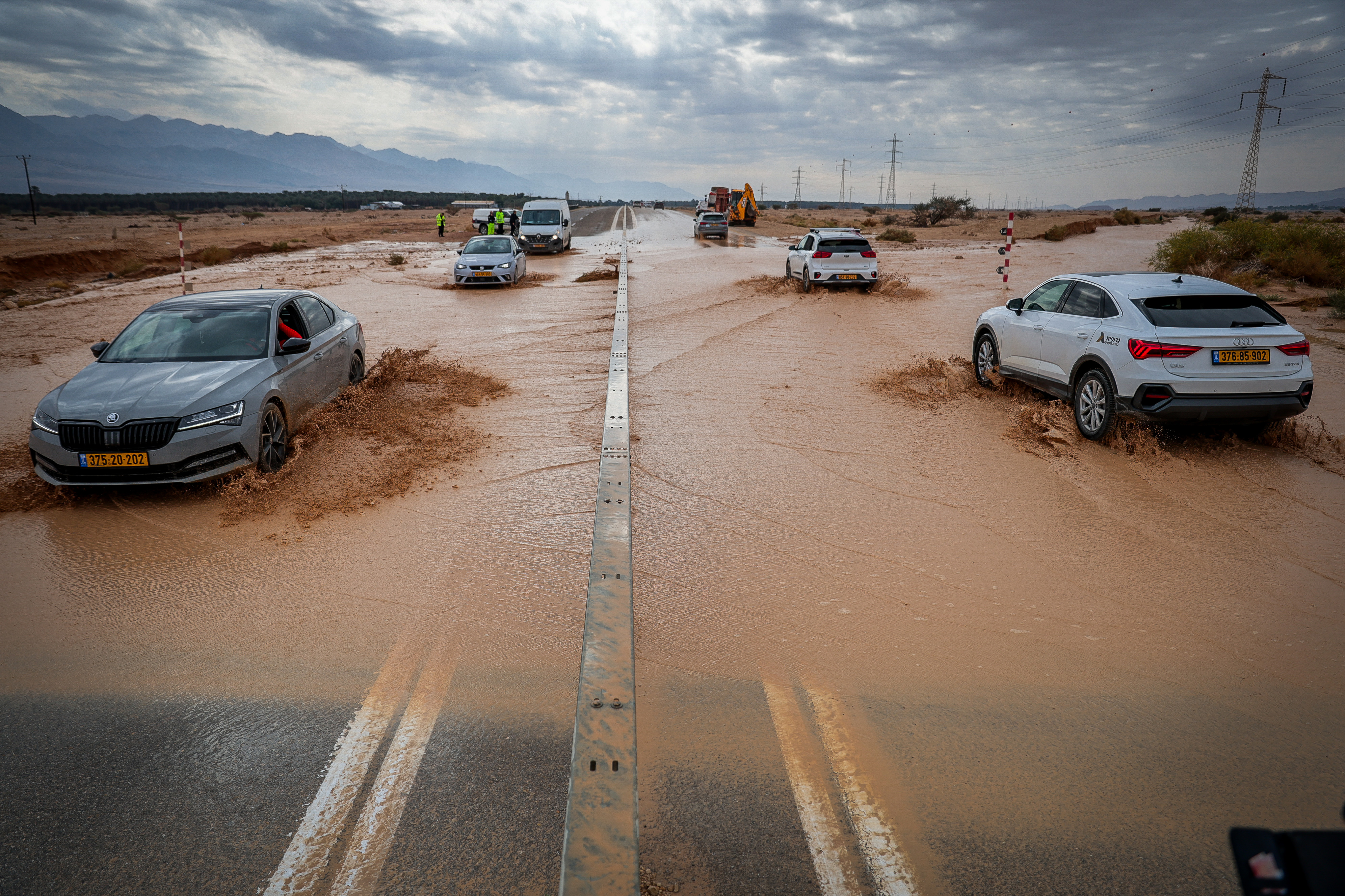 לקראת סופ"ש גשום: חשש מהצפות, שיטפונות וקרה על הכביש