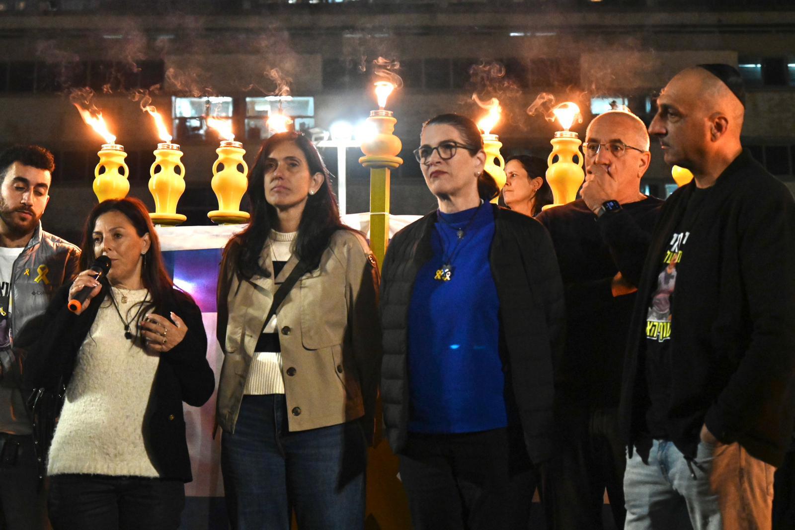 הדלקת נר שמיני בכיכר החטופים