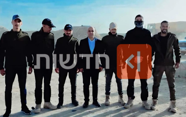  אנשי מיליציית אבו שבאב בצדו העזתי של מעבר רפיח