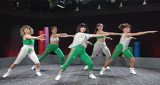 חיה הלפרין עושה כושר מתוך: "רשות הדיבוב"