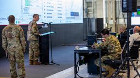 חיילים מצרים במפקדה האמריקנית בקריית גת