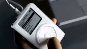 צליל מהעבר: הקאמבק המפתיע של האייפוד