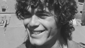 צוות טנק פרץ לבדו מגנן אנטי-טנק