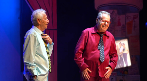 שורפים את הבמה - גם בגיל 70: מוני ובראבא במופע חדש