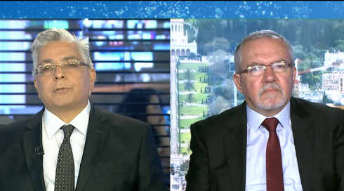 الخامسة في مكان