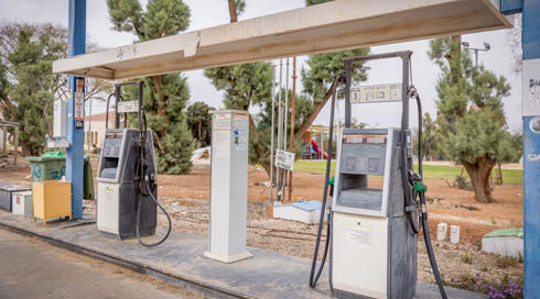 החל מחודש מאי: ירידה במחירי הדלק