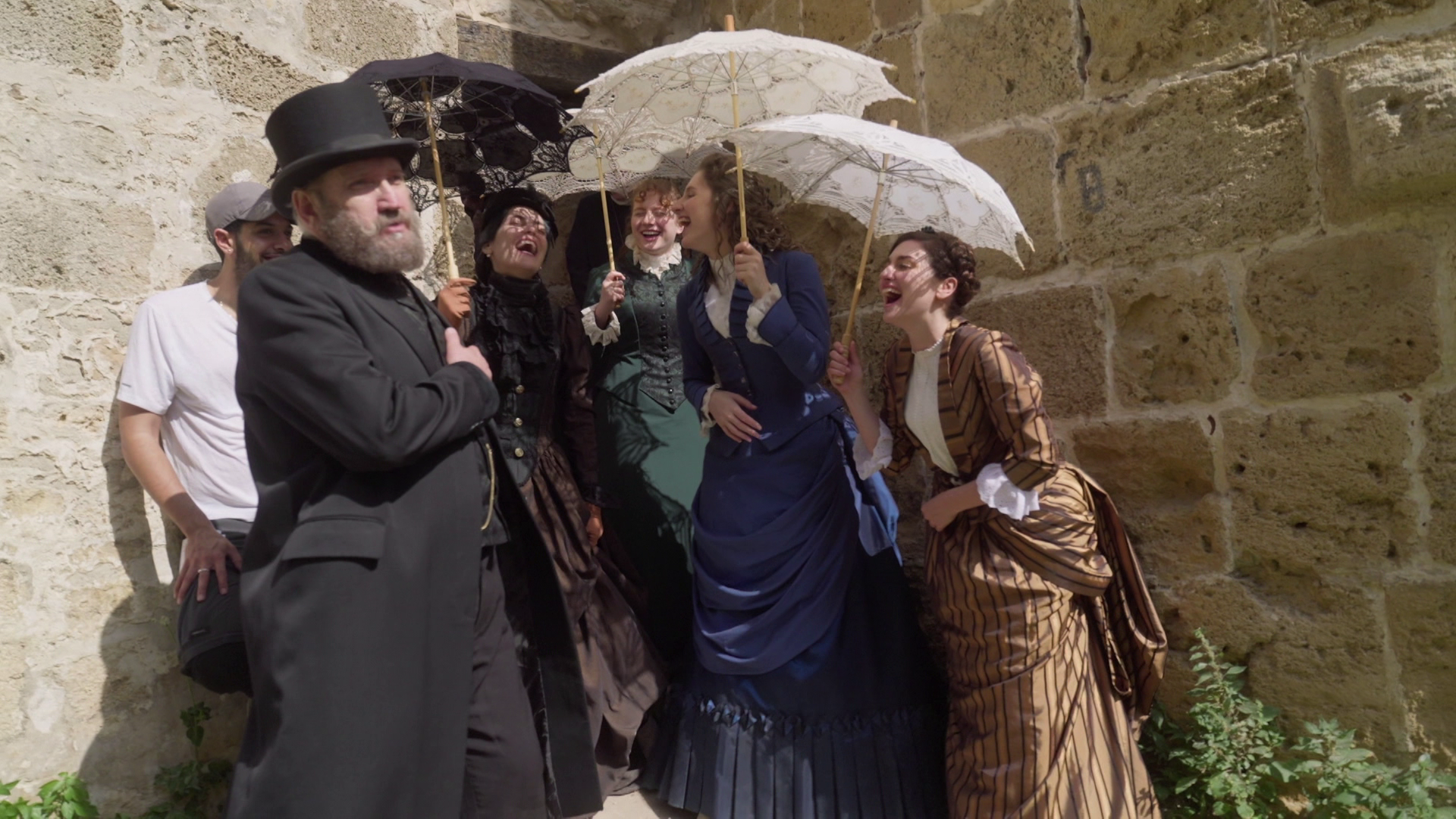 מאחורי הקלעים - הצבי