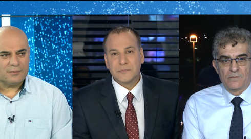 الخامسة في مكان