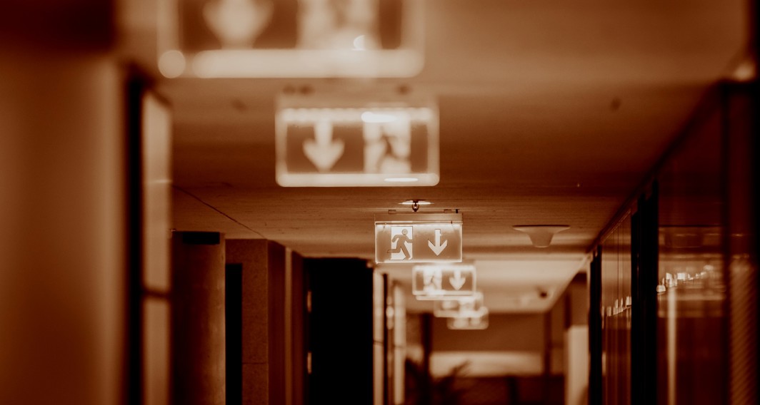 יציאת חירום 