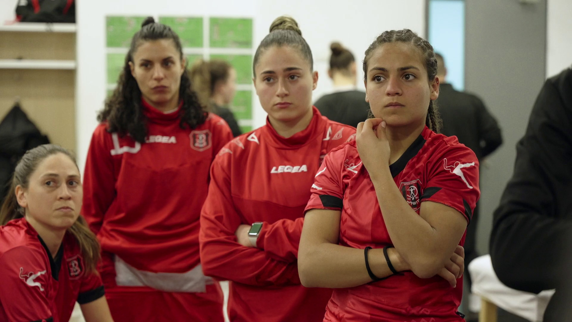 אלופות | פרק 2 - מחיר ההקרבה