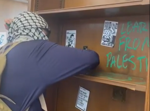 המתפרעים בספרייה של אוניברסיטת קולומביה
