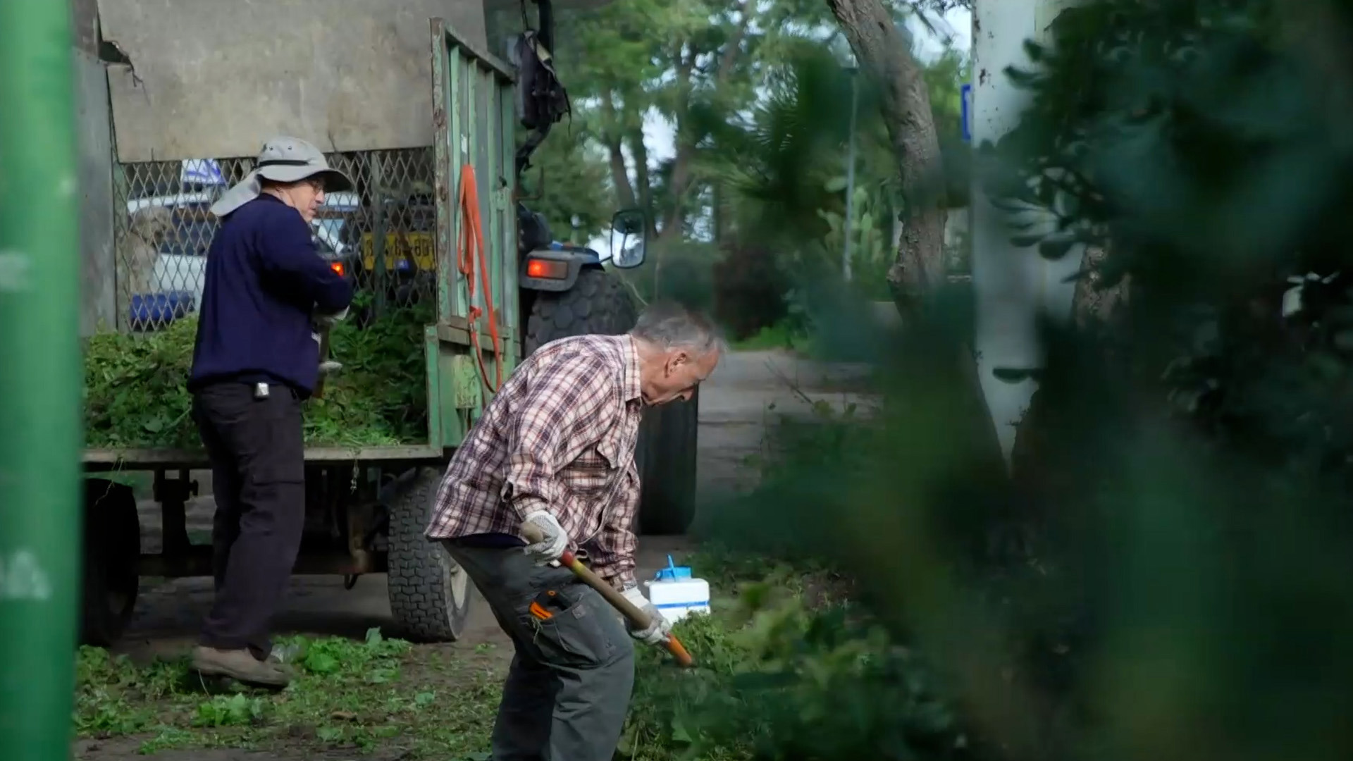 עוזרים לעוטף